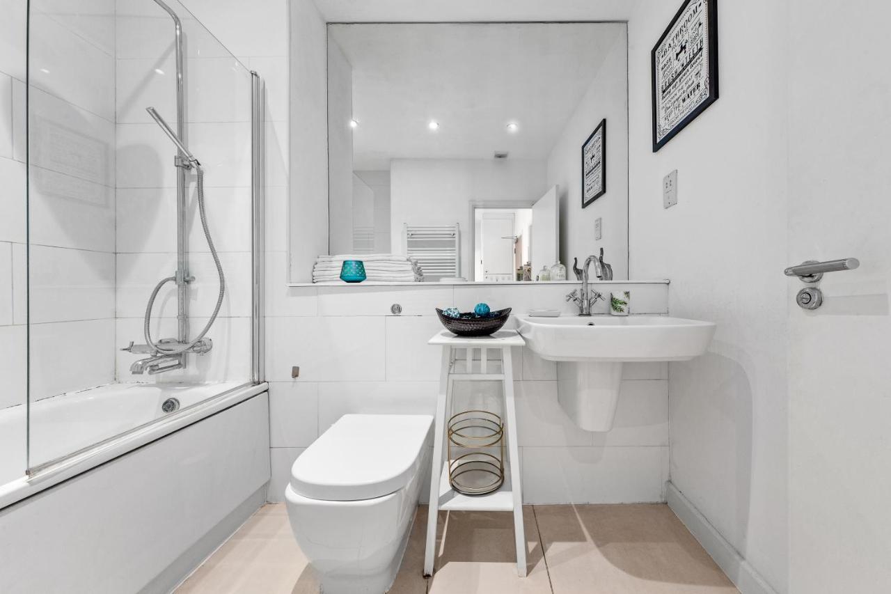 3-Bedroom Flat In London Sleeps 14 Hy1 エクステリア 写真